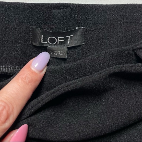 LOFT Dressy Black Tie Belt Shorts - Picture 3 of 3